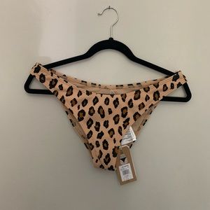 High-waisted Billabong bottoms